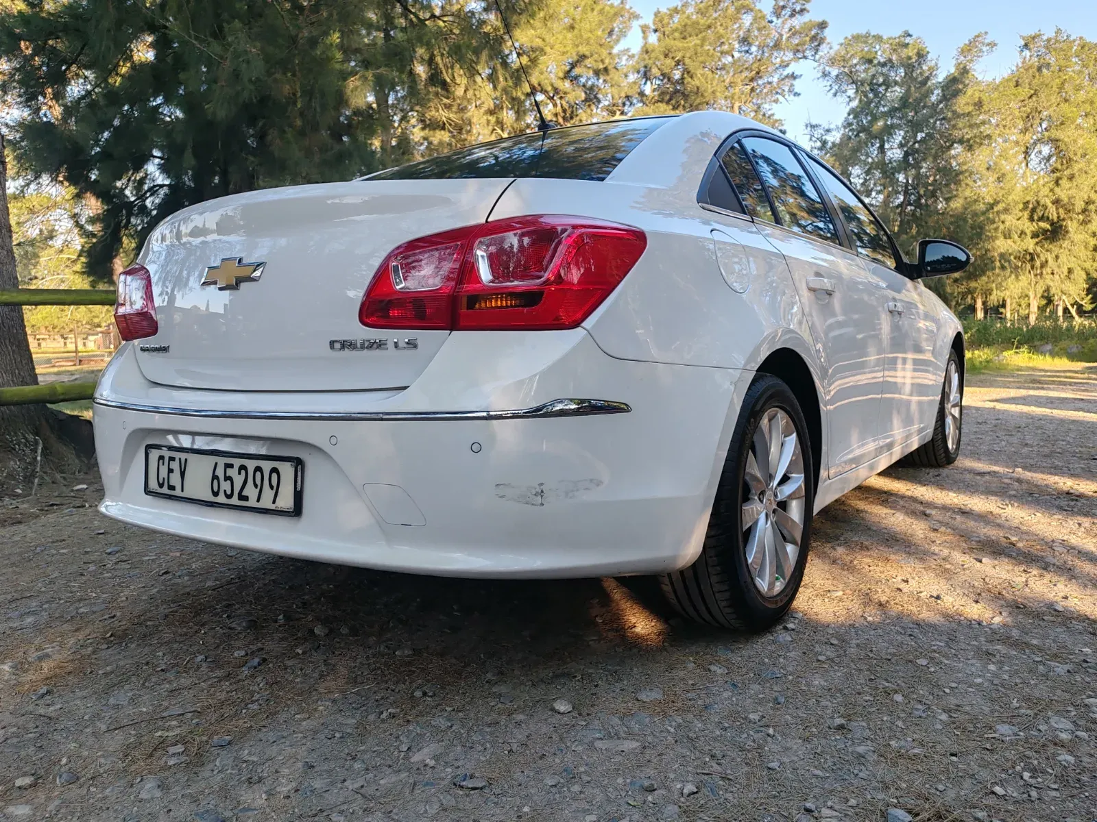 2015 Chevrolet  Cruze LS — photo 2