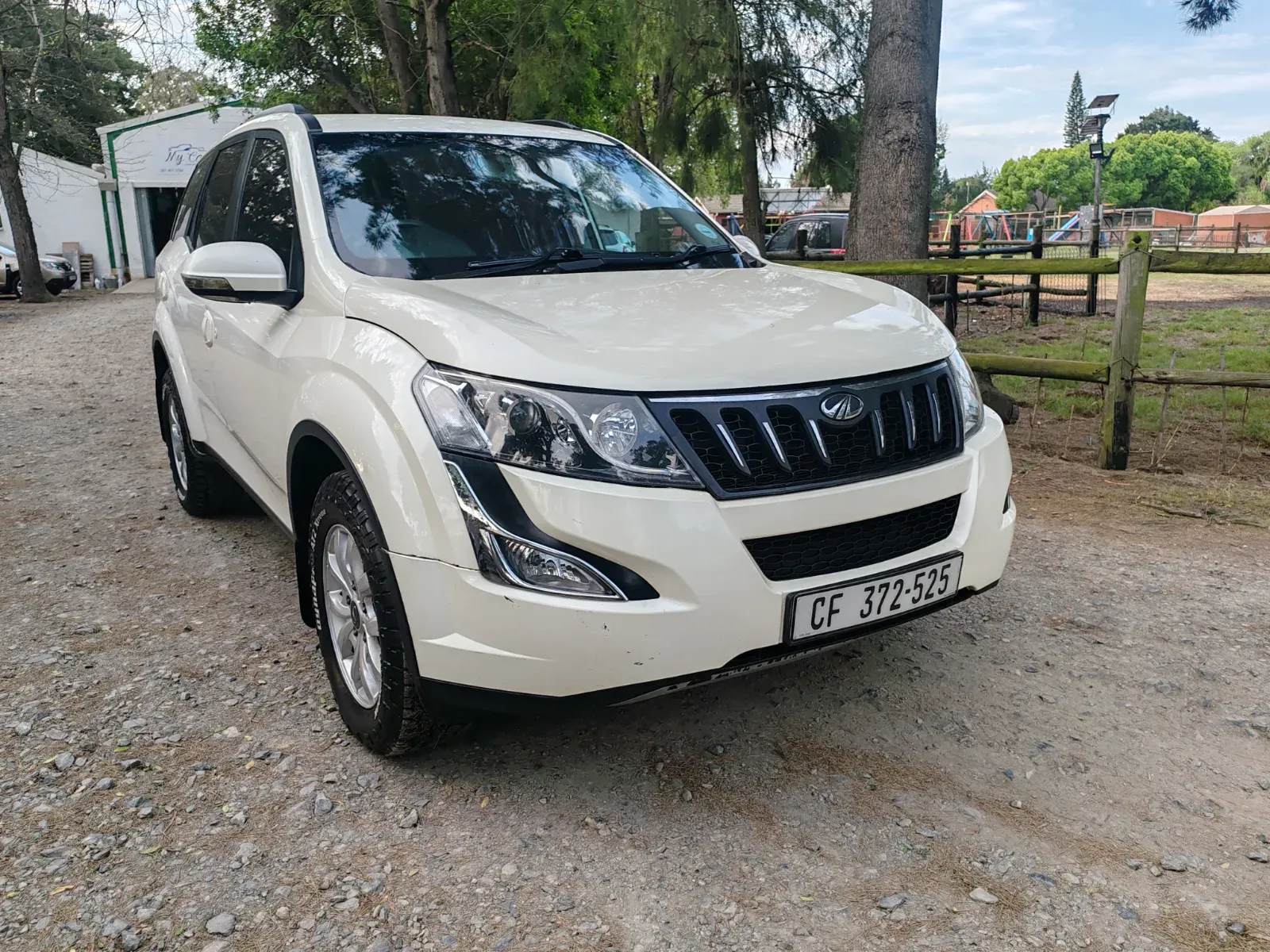 2016 Mahindra  XUV 500 W6 — photo 21