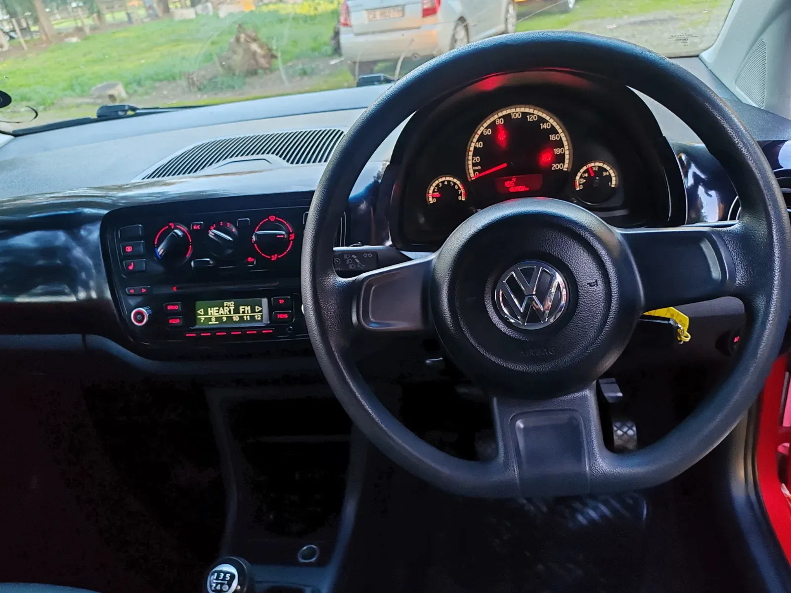 2016 Volkswagen  MOVE UP — photo 7