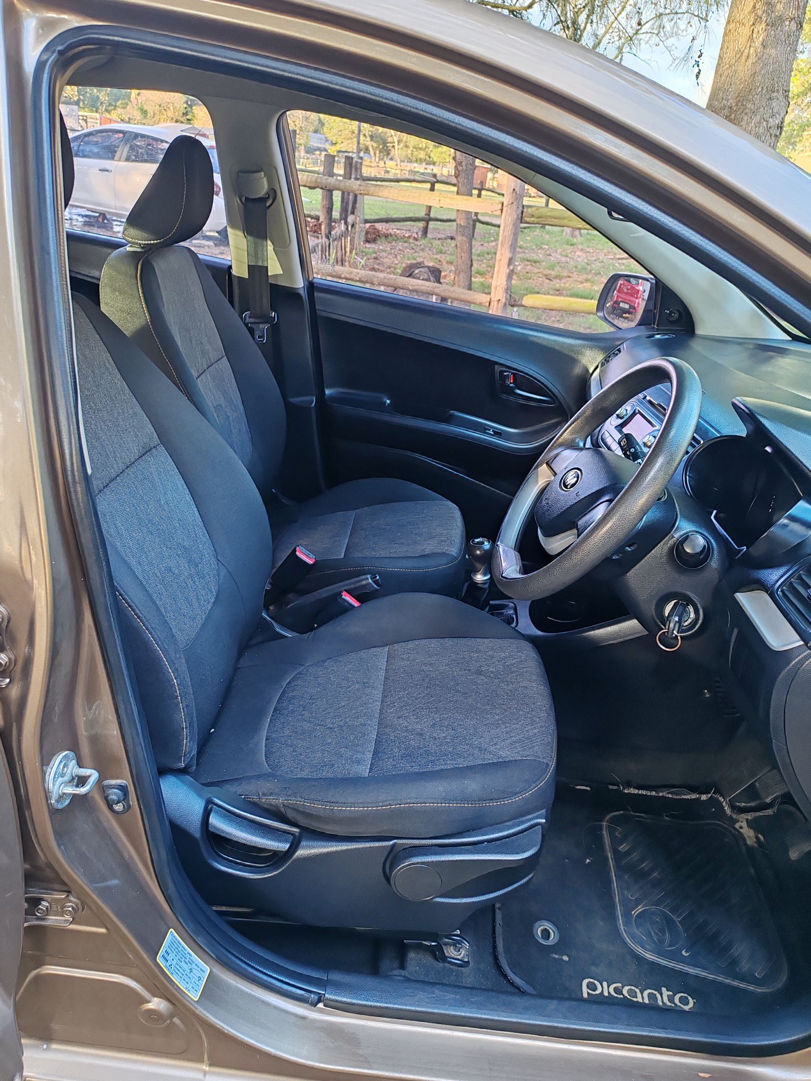 2012 Kia  Picanto 1.0 LX  — photo 7